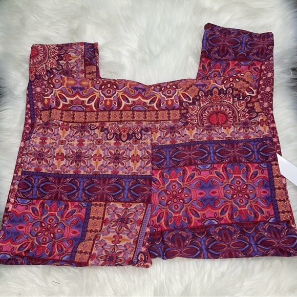 Terra & Sky High Rise Plus Printed Legging Capri. NWT size 0X, 1X or 3X - Picture 4 of 8